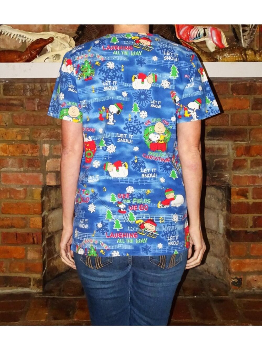 Peanuts Charlie Brown & Snoopy Christmas Scrub Top M cotton medical scrubs - Picture 4 of 7